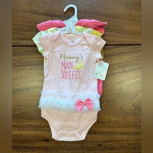 🍋3 for $10🍋 NWT Little Treasure set of onesies